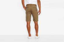 Load image into Gallery viewer, Levi&#39;s Commuter 504 Regular Straight Shorts